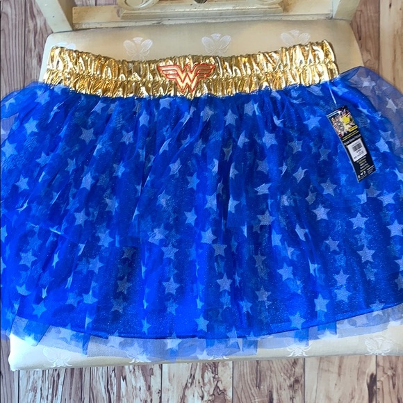 Dresses & Skirts - NWT Wonder Woman mini skirt - One Size